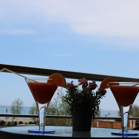 Bluewaves Apartment Mamaia Nord Нэводари Экстерьер фото