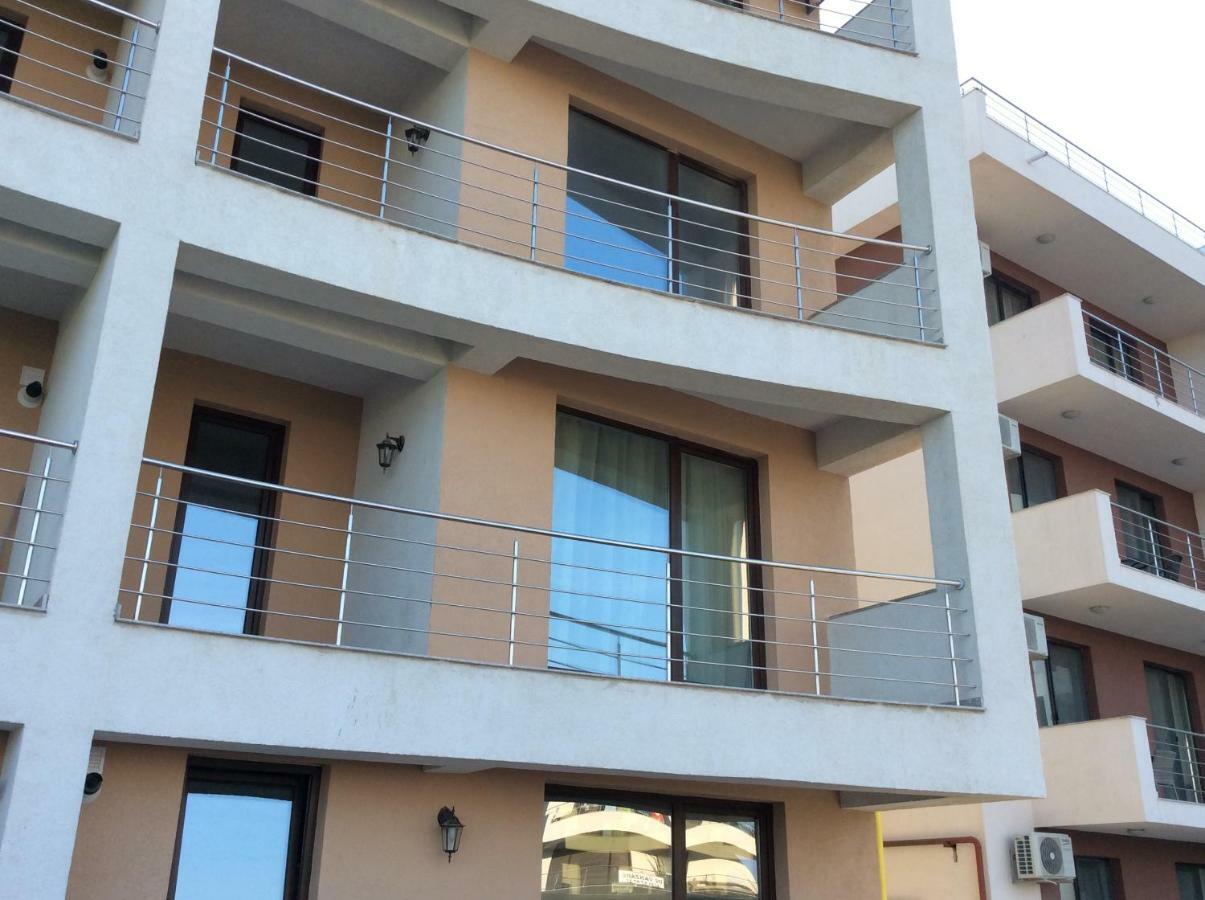Bluewaves Apartment Mamaia Nord Нэводари Экстерьер фото