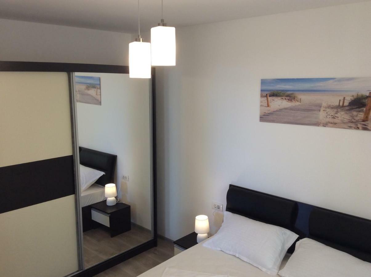 Bluewaves Apartment Mamaia Nord Нэводари Экстерьер фото