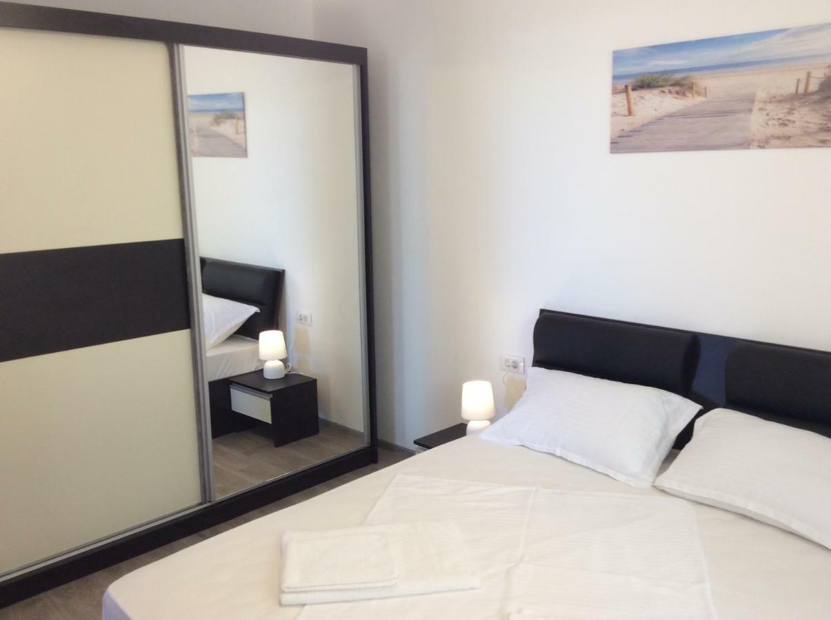 Bluewaves Apartment Mamaia Nord Нэводари Экстерьер фото